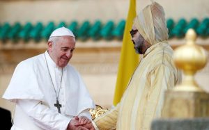 Le pape François et le roi du Maroc Mohammed VI sur l’esplanade de la Tour Hassan