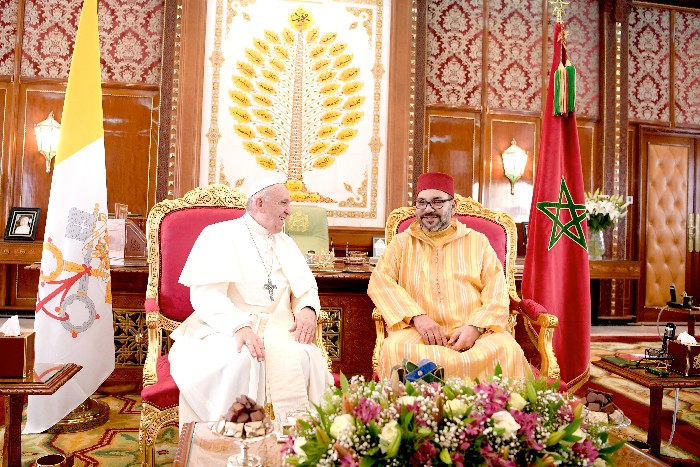 Visite du Pape à La Tour Hassan et discussion avec le roi